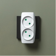 Двойник электрический 10А б/з вертикальный белый REXANT