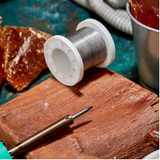 Припой с канифолью ПОС-61, 100г, Ø1мм, (олово 61%, свинец 39%), катушка REXANT