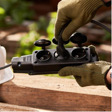 Розетка (колодка) влагозащищенная с крышкой 3 гнезда, с/з, 16А, IP54, каучук, черная REXANT