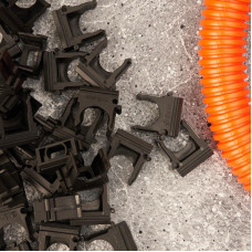 Крепеж-клипса для трубы ø16мм, черная (100 шт/уп) REXANT