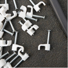 Крепеж кабеля плоский 6х4 мм, белый (50 шт/уп) REXANT
