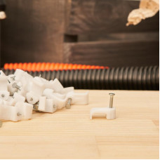 Крепеж кабеля плоский 10х4 мм, белый (50 шт/уп) REXANT