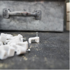 Крепеж кабеля плоский 12х6 мм, белый (50 шт/уп) REXANT