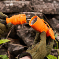 Вилка влагозащищенная прямая, c/з, 16А, IP44, каучук, оранжевая REXANT