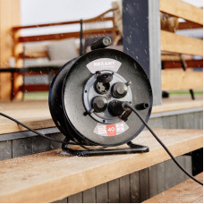 Удлинитель силовой КГ на катушке 4 гнезда, с/з, 40м, 3х1,5мм², IP44 c защитными крышками, металлическая катушка REXANT