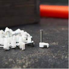 Крепеж кабеля плоский 4х2 мм, белый (50 шт/уп) REXANT